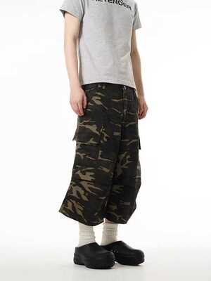 欧美复古弯刀立体剪裁迷彩做旧流苏边多口袋宽松情侣七分工装短裤