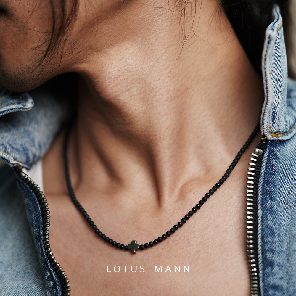 LOTUS MANN TASMAN 매트 블랙 마노 페르시 황철석 크로스 목걸이는 유럽과 미국 남성과 여성에게 적합합니다