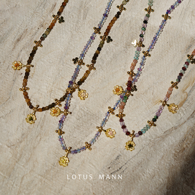 四叶草.碧玺银镀金花朵迷你多彩天然萤石黝帘石榴太阳石项链