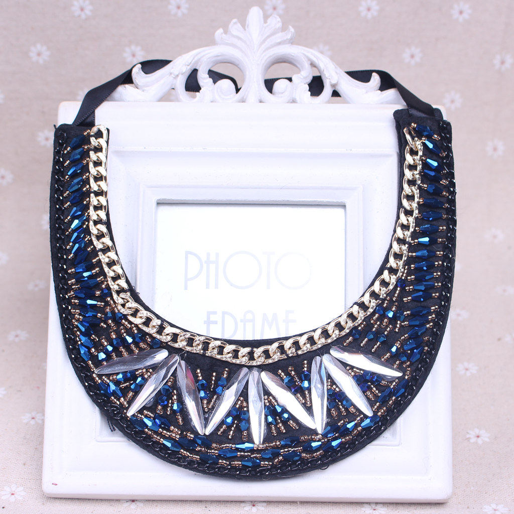 201 NEW 9 KOREAN VERSION OF THE VERSATILE DECORATIVE COLLAR MOON BAR GLASS CRYSTAL FALSE COLLAR FALSE COLLAR NECKLACE