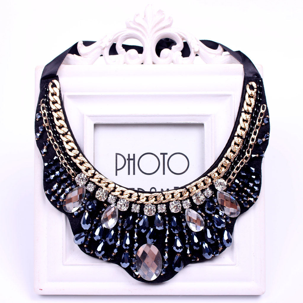 KOREAN VERSION RETRO FIVE WILD SHAPED DROP CRYSTAL FAKE COLLAR RHINESTONE EUROPEAN AND AMERICAN FAKE COLLAR SHORT NECKLACE DECORATION