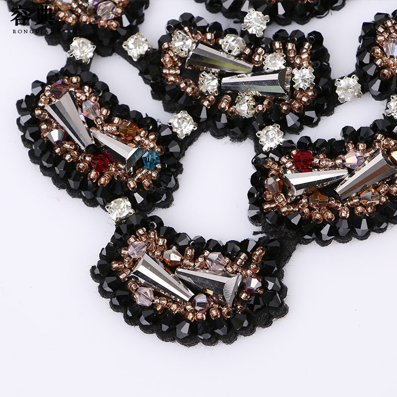 CLOTHING ACCESSORIES: 18 CRYSTAL HOLLOW PAGODAS FAKE COLLARS INLAID RHINESTONE NECKLACES 2019 NEW CLOTHING DECORATIONS