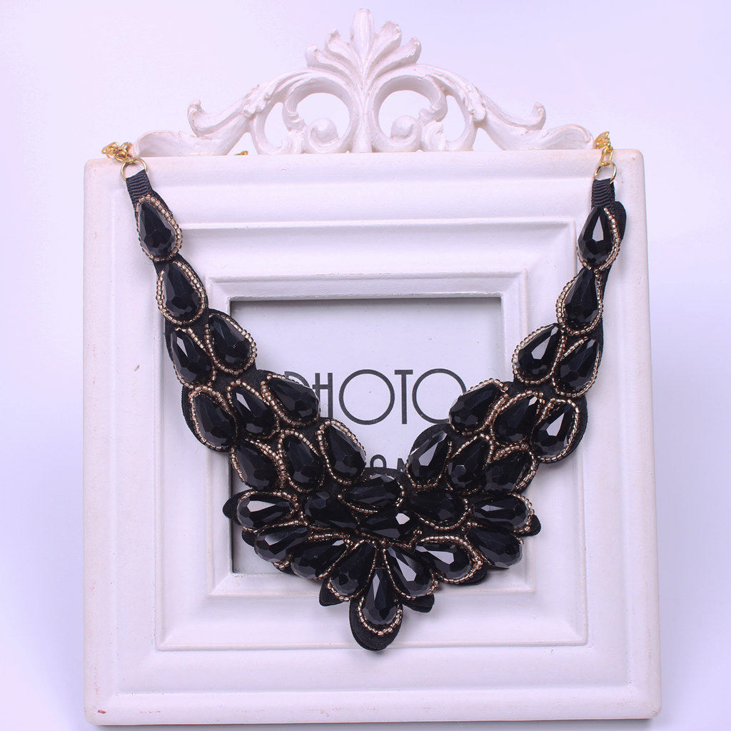 KOREAN FALSE COLLAR EXAGGERATED NECKLACE WOMENS NEW SWEATER CHAIN SHORT NECKLACE DECORATED FALSE COLLAR FASHION NECKLACE