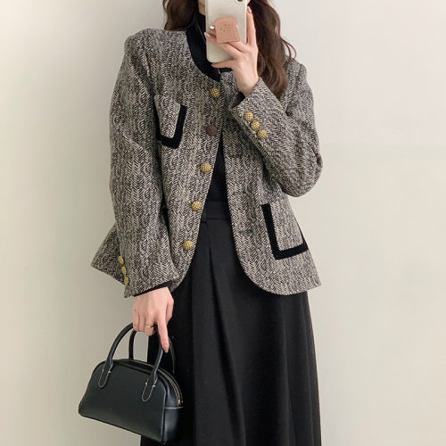 层姿人字纹羊毛呢小香风外套女秋冬季级感复古粗花呢羽绒上衣
