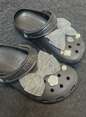 银色蝴蝶结鞋扣适配crocs洞洞鞋鞋花暗黑风纽扣爱心diy装饰配件扣