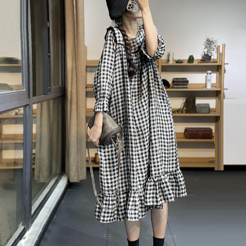 布依2021春夏森女日系花边拼接娃娃裙宽松显瘦棉麻黑白格子连衣裙
