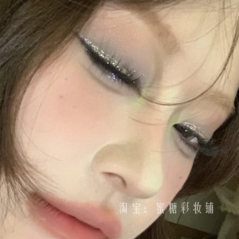 银色眼影眼线液截断眼妆亮片碎闪细液体牛郎午夜一滴泪卧蚕