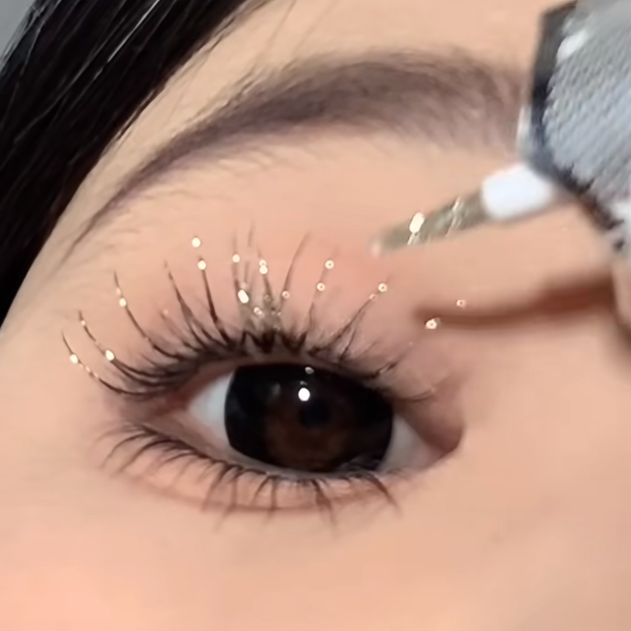我的天啊！我真的也太会爆改假睫毛了吧 自制DIY碎钻液体眼影眼线