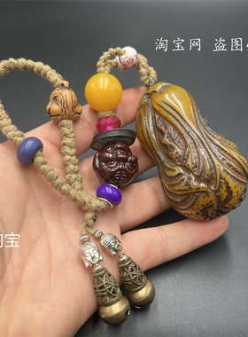 复古包浆仿古琥珀雕刻白菜手把件佩有藏银铃铛五帝铜钱佩饰工艺品