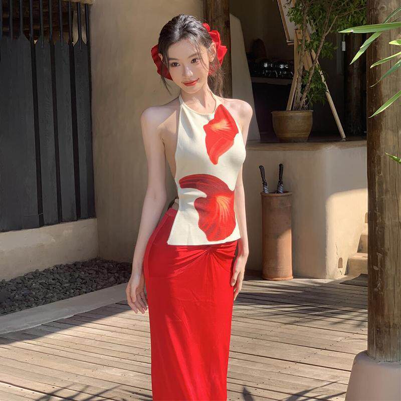 三亚海边度假露背上衣半身裙两件套云南泰国旅游多巴胺挂脖连衣裙