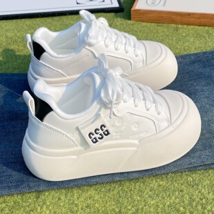 皮面厚底小白鞋女2026春季新款百搭增高轻便白色板鞋休闲运动鞋女