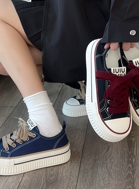 小众黑红色厚底增高帆布鞋女2025新款春秋透气松糕底百搭蓝色板鞋