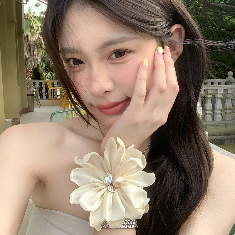 一眼沦陷~精致温柔白花珍珠发圈