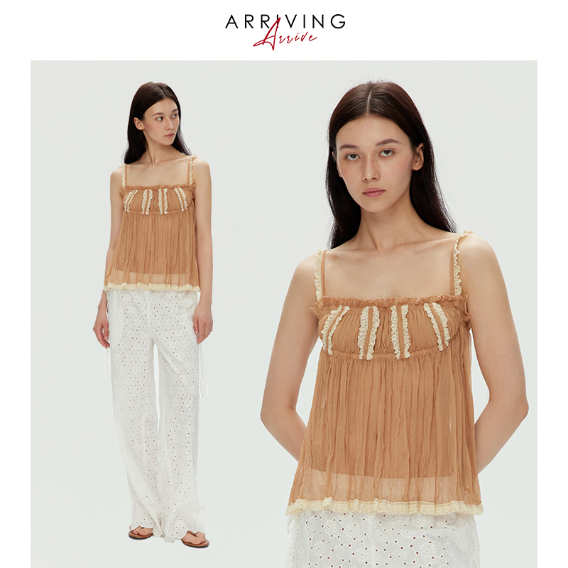 抽褶薄纱吊带背心度假风