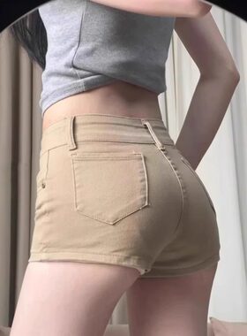 卡其色低腰牛仔短裤女高腰显瘦紧身美式辣妹包臂夏天a字超短热裤
