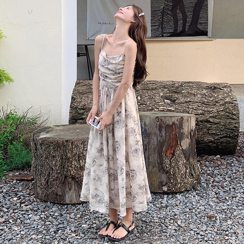 法式复古褶皱碎花吊带连衣裙女2025夏季新款韩版收腰显瘦茶歇长裙,女装连衣裙,浙宝293