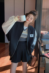 【新款】    ！撞色拼接贴标棒球服 205A-8820-P130控188图片