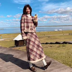 红色格纹名媛小香风毛呢套装女2025冬季保暖外套半身裙夹棉两件套图片
