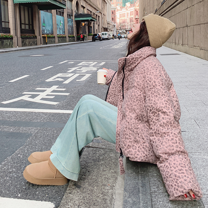 【新款】现货粉色豹纹立领短款90羽绒服293-233Y-P295控438，女装羽绒服，浙宝293