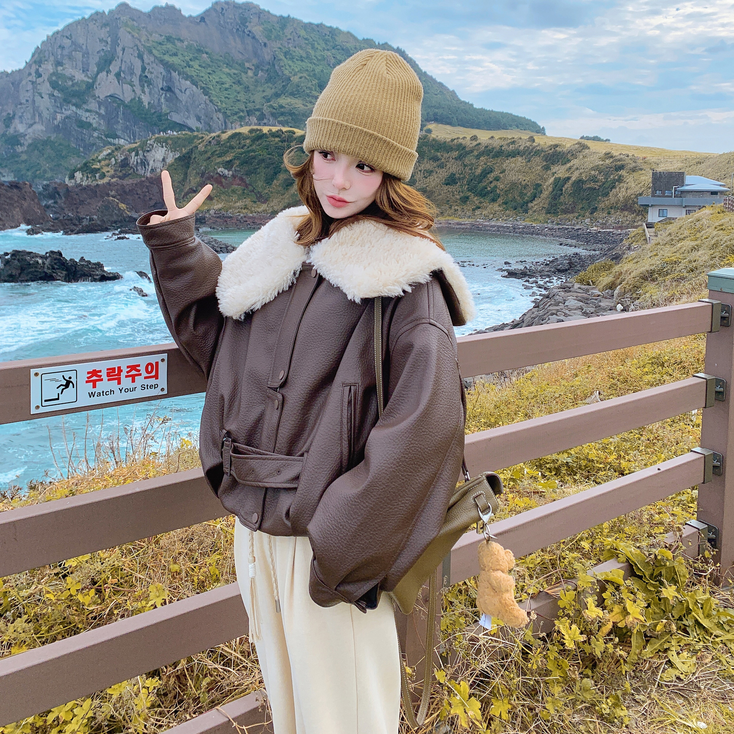 【新款】现货羊羔毛翻领皮衣羽绒服293-2839-P315-控458，女装羽绒服，浙宝293