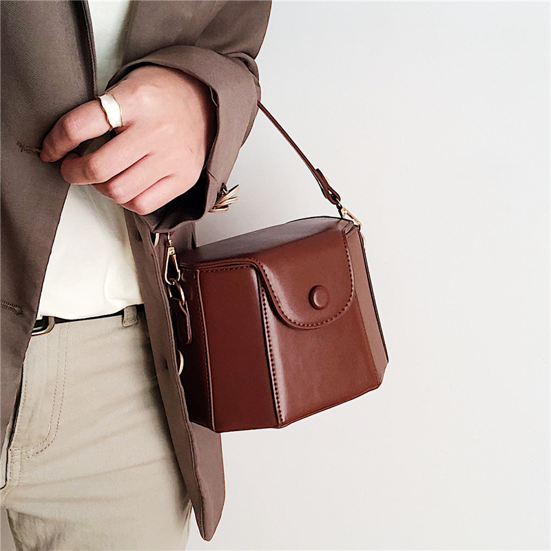 高级感水桶包手提斜挎小包包女