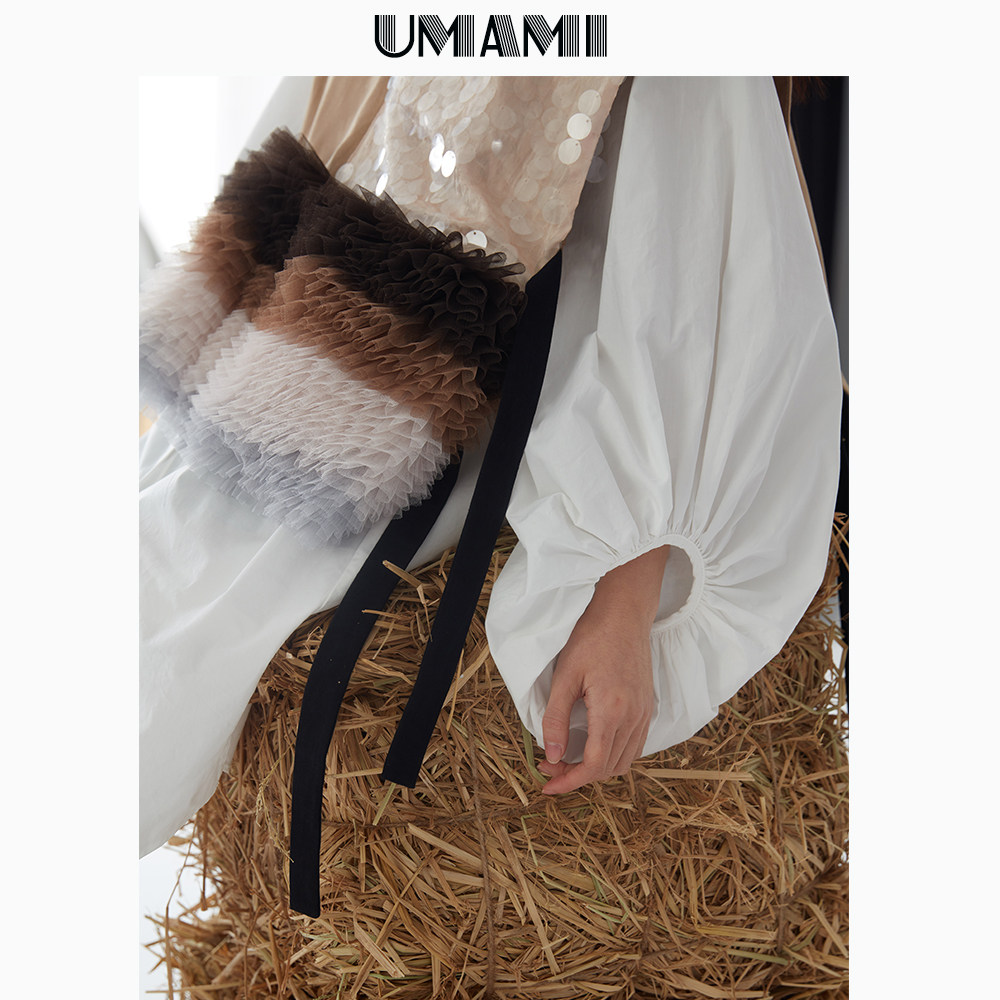 umami原创 瞬升n个时髦度优质面料超大灯笼袖不对称藏肉v领白衬衫