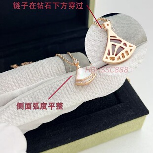 宝家小裙项玫瑰金天白母形吊坠直子链18K然贝扇玉髓锁骨链厂家销