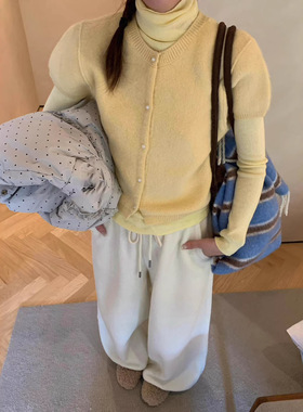 peanut 花生家韩系春季温柔气质珍珠扣泡泡袖短款软糯开衫毛衣女