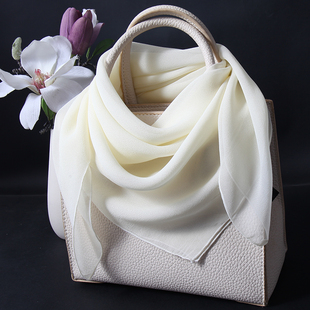 100%桑蚕丝2026新款真丝丝巾女双绉小方巾百搭春季米白色高级系脖