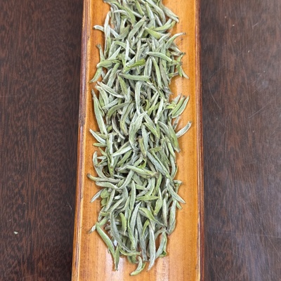 王大鹏 2025开园头采白毫银针福鼎磻溪吴洋山毫香蜜韵125克罐装