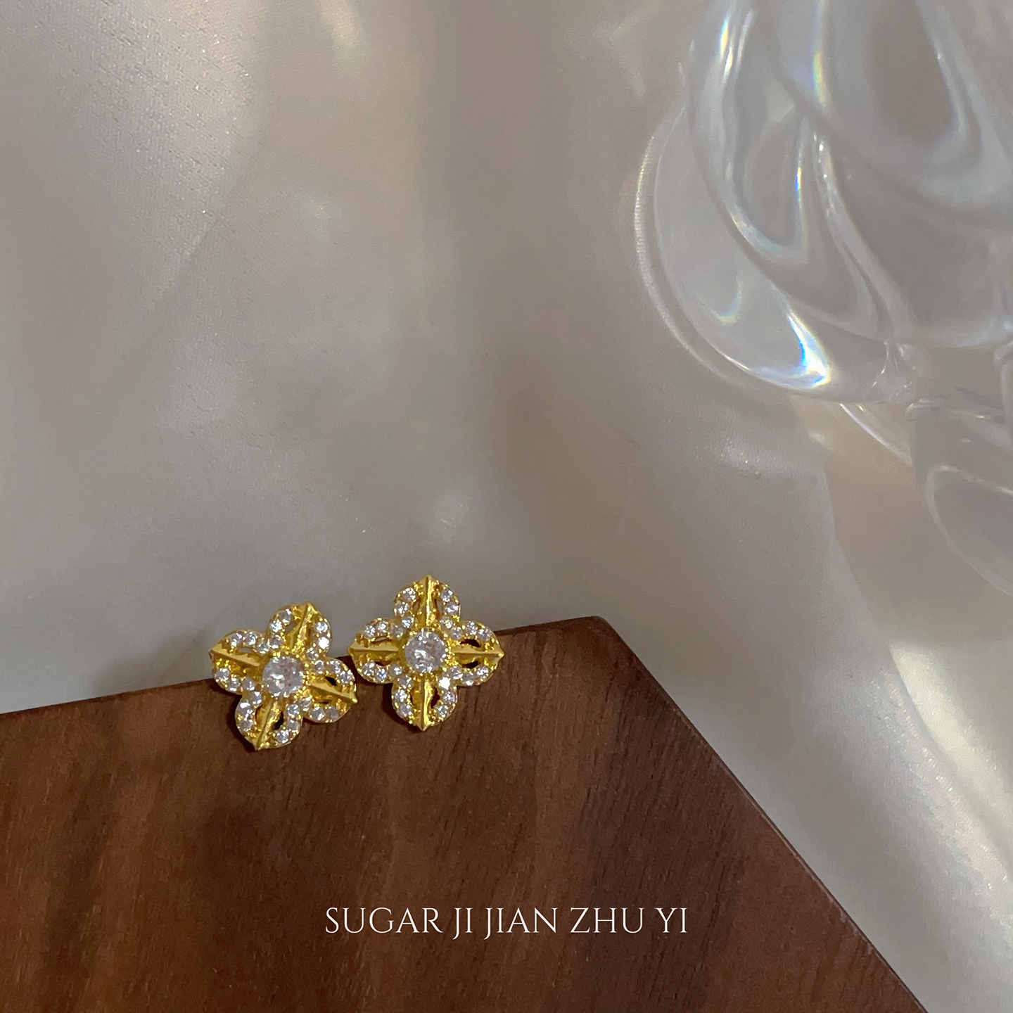 SUGAR 精致镂空金刚杵耳钉女轻奢小众高级感耳饰小巧百搭耳环