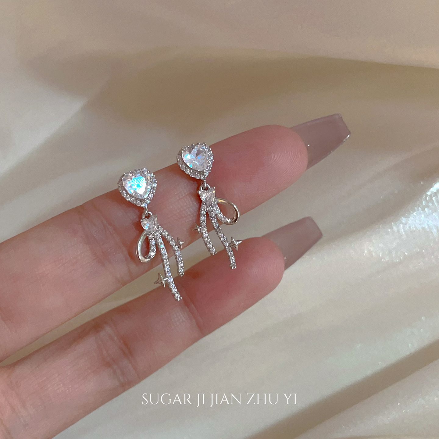 SUGAR 甜美爱心蝴蝶结锆石耳钉女小众设计高级感气质百搭耳环女