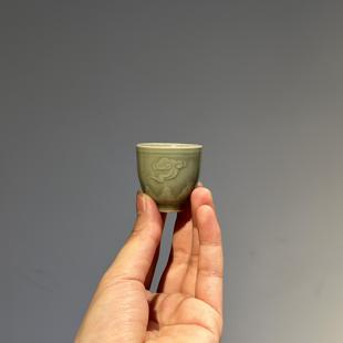 70年代出口海外龙泉青瓷梅子青 明刻莲花祥云杯工夫茶小品茗杯25c