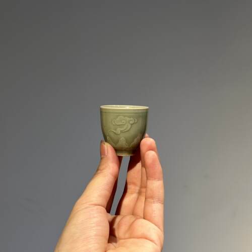 70年代出口海外龙泉青瓷梅子青 明刻莲花祥云杯工夫茶小品茗杯25c