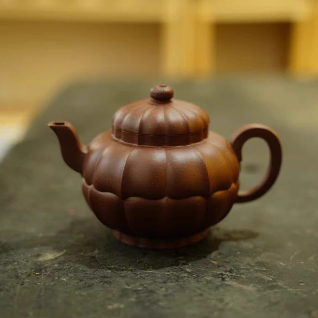 新款定制紫砂摹古文人器 全手工合菱壶 原矿老紫泥泡茶申静款180c