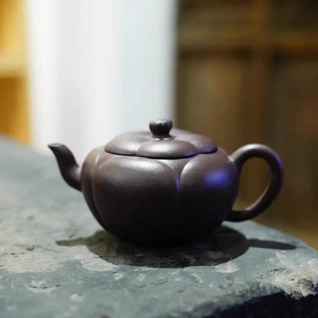 90年代台湾回流紫砂 纯手工好料原矿老紫泥 鸣远款梅花菱花壶140c