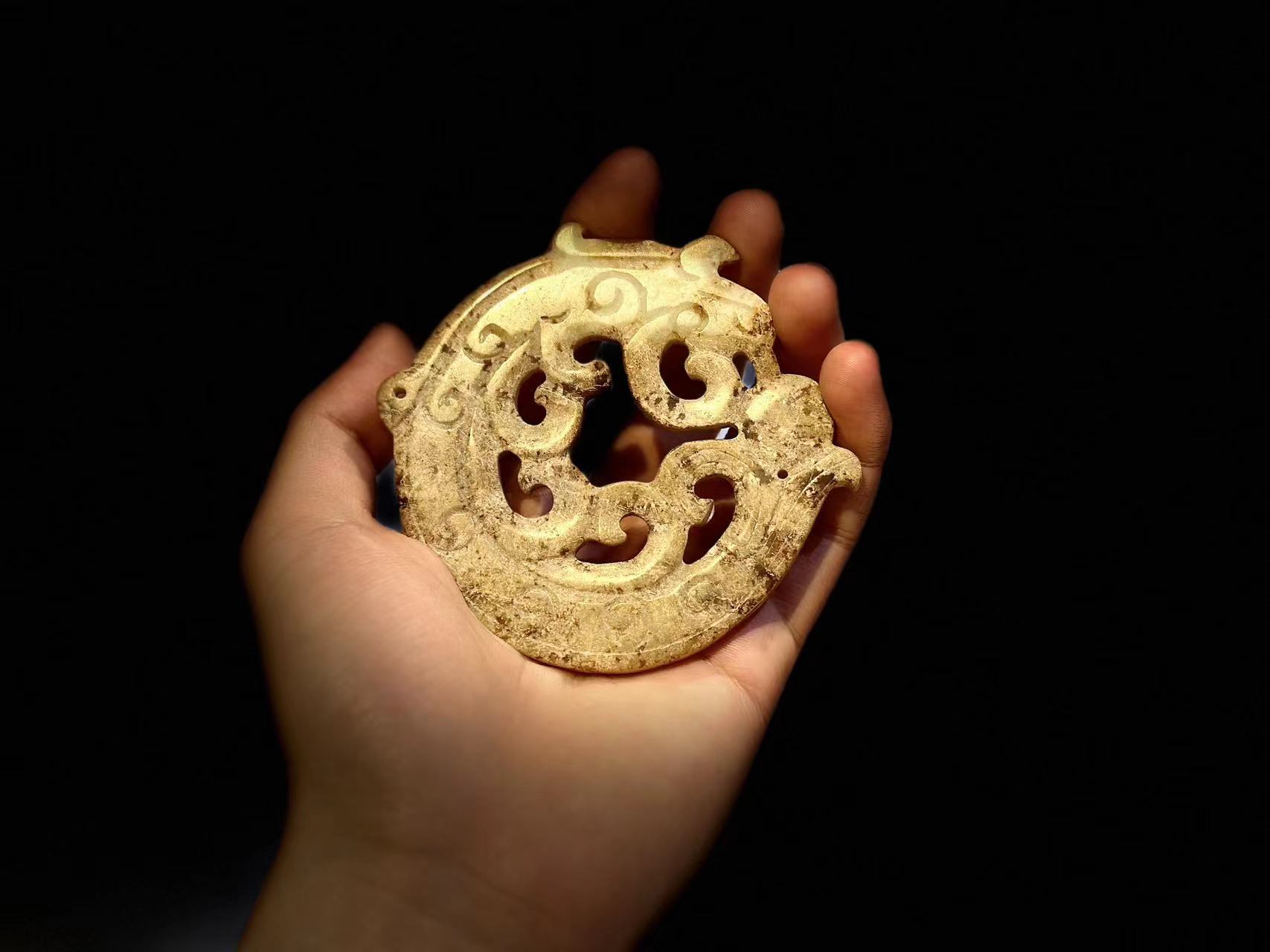 古器物汉代老玉壁大美手工雕刻赤龙壁挂件手把玩包浆浑厚完整玉龙