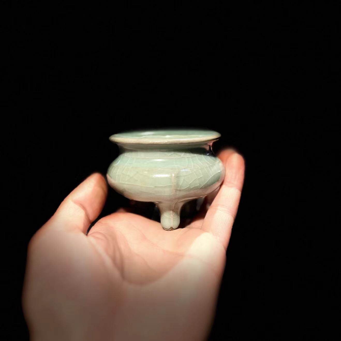 民国前后老龙泉青瓷 经典三足鬲式开片小香炉 茶席篆香线香道供佛