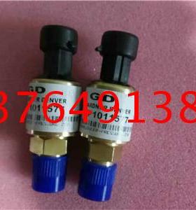 康普艾空压机压力传感器VP1011577螺杆机配件备件压缩机变送器
