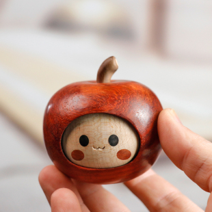 原木红苹果桌面车载摆件圣诞平安果苹果人实木雕刻生日礼物手把件