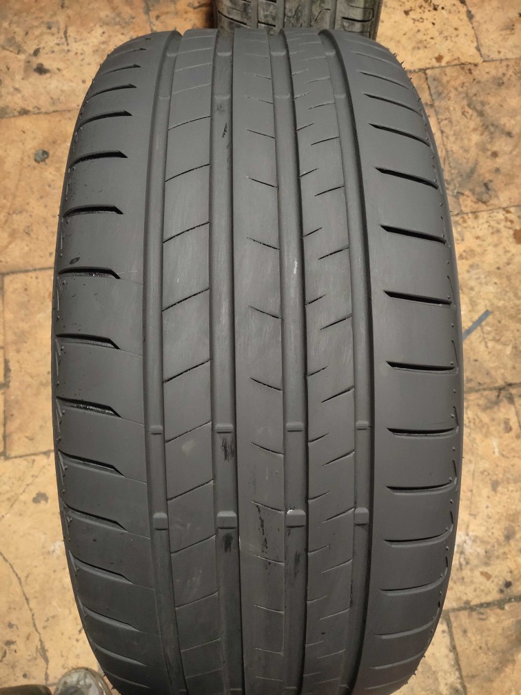 普利司通防爆轮胎 275 245/ 40R20 宝马新X3原配 305 / 35 45R 20