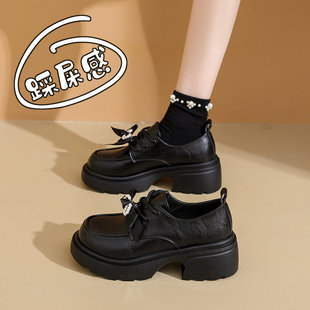 黑色系带厚底乐福鞋女2026春季新款珍珠蝴蝶结包鞋百搭通勤小皮鞋