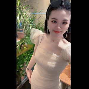 魅鹊 52601【香纱公主】小众设计感仙气香槟色收腰吊带连衣裙