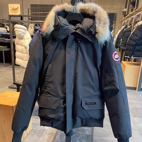 大鹅冬季抗寒外穿加厚保暖外套