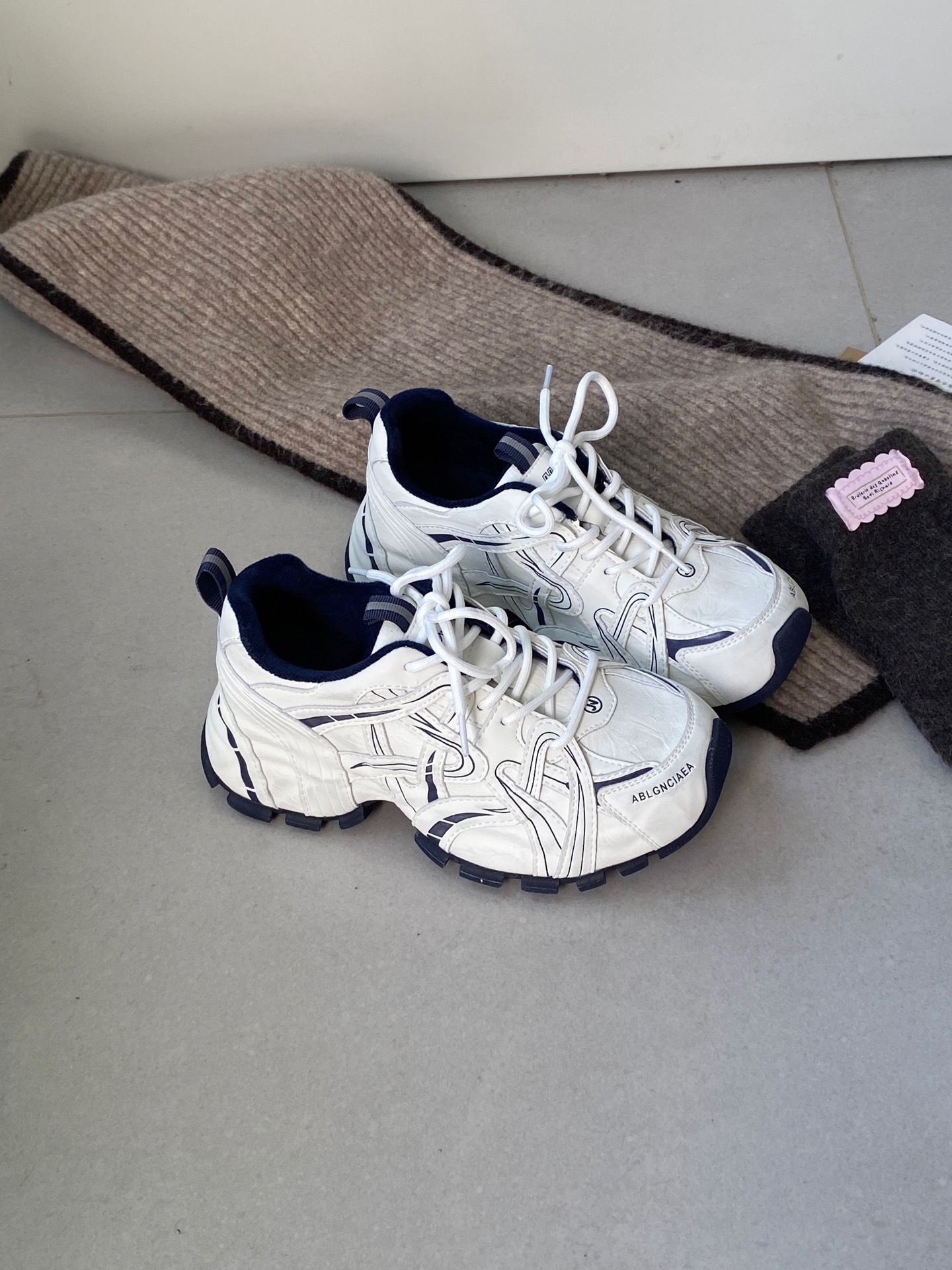 真皮老爹鞋女2025冬季新款厚底显脚小加绒运动鞋百搭增高休闲鞋潮