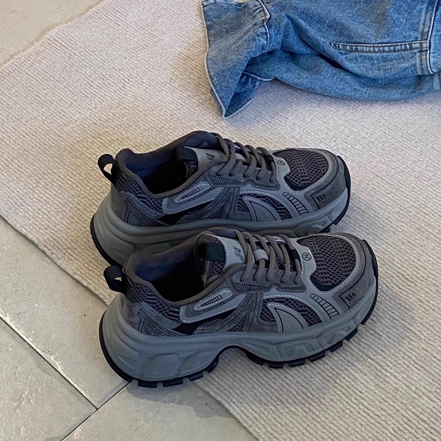 做旧复古小众厚底老爹鞋女2025冬季新款韩版加绒显脚小休闲运动鞋