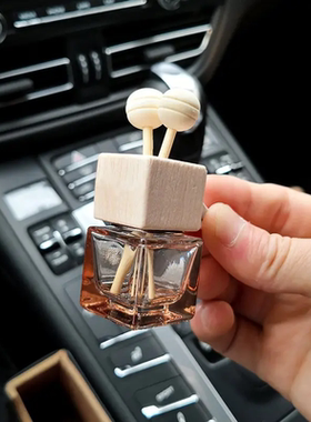 车载装饰物汽车香薰瓶精油香熏小花香水香熏出风口挥发香氛扩香器