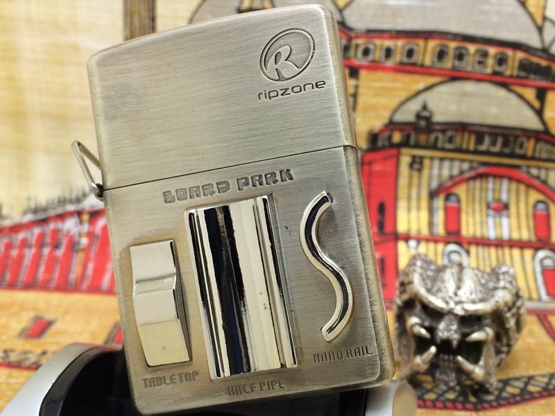 原装正版2000年B全新限量熏铬极限滑板礼盒防风链机打火机ZIPPO