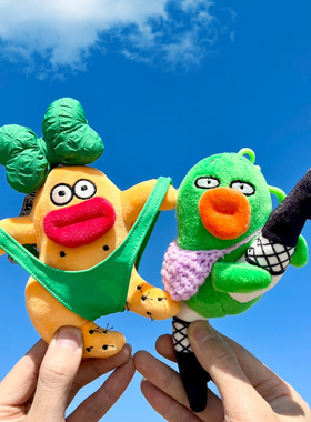 在逃疯子挂件潮酷萌可爱创意公仔学生情侣书包包车钥匙扣挂饰礼物