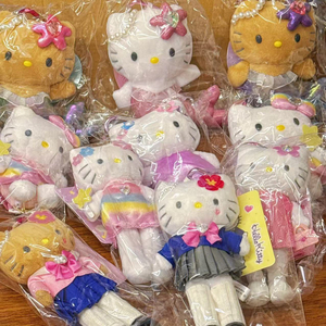现货日本三丽鸥花天使长腿Hellokitty挂件凯蒂猫包包挂饰毛绒制服